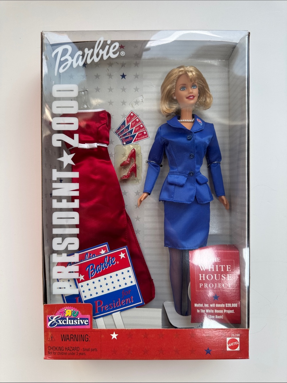 2000 NRFB Vintage Barbie President 2000 doll - Toys R Us Exclusive- Blonde